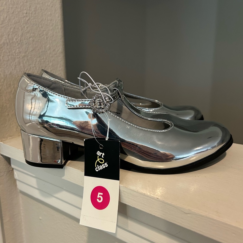 Girls Dina Metallic Dress Heels Art Class 5 - Picture 2 of 11